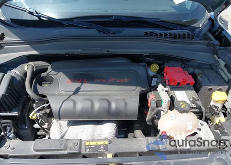 2018 Jeep Renegade Latitude 4X4 z USA, uszkodzony, nr VIN ZACCJBBB0JPG99713